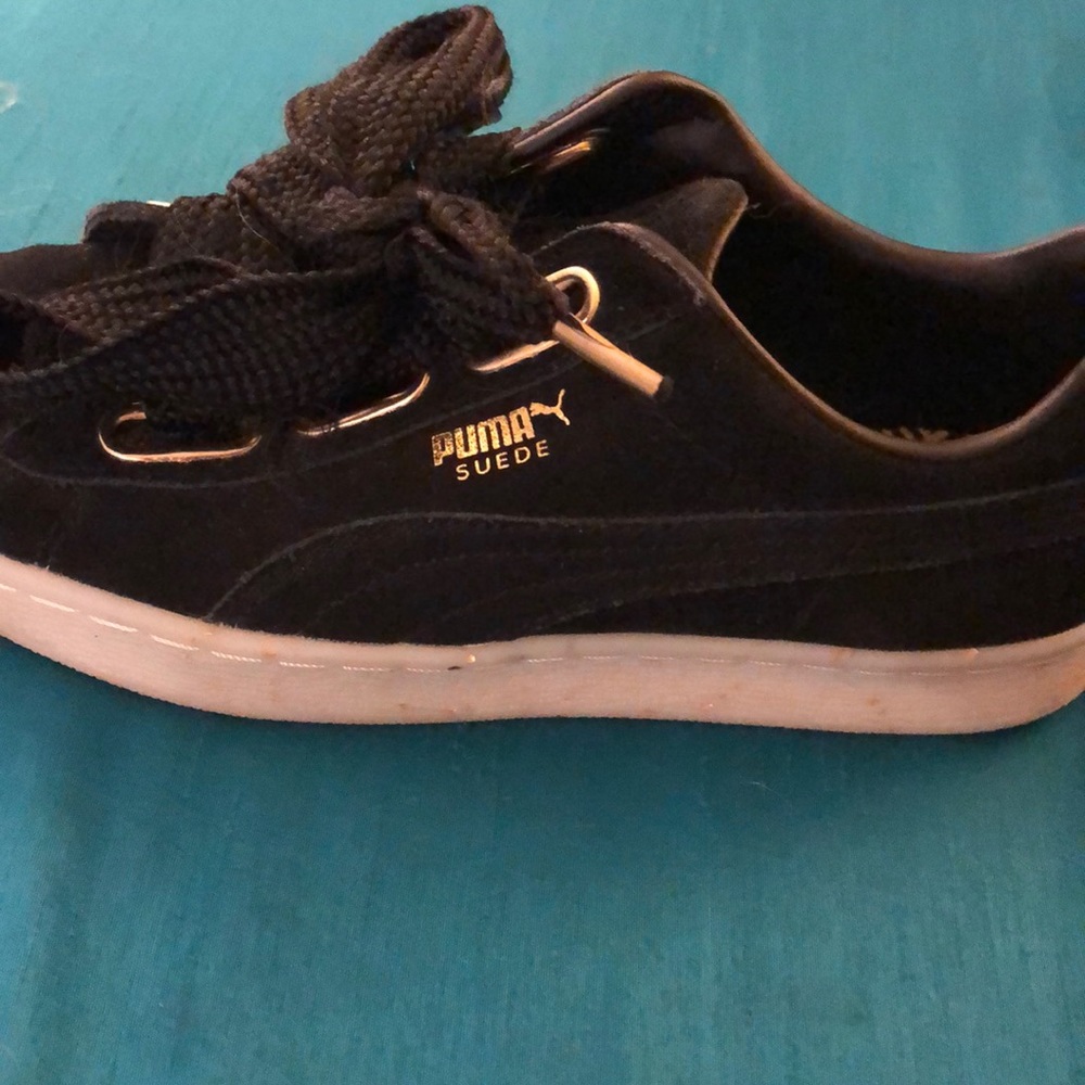 PUMA Suede Heart Celebrate Black Suede Sneakers | Ribbon Laces | Sz 7.5